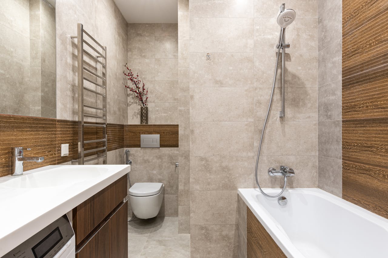 un meuble ancien et créer une salle de bain au charme authentique